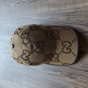 Jumbo Gucci GG Canvas Baseball Hat